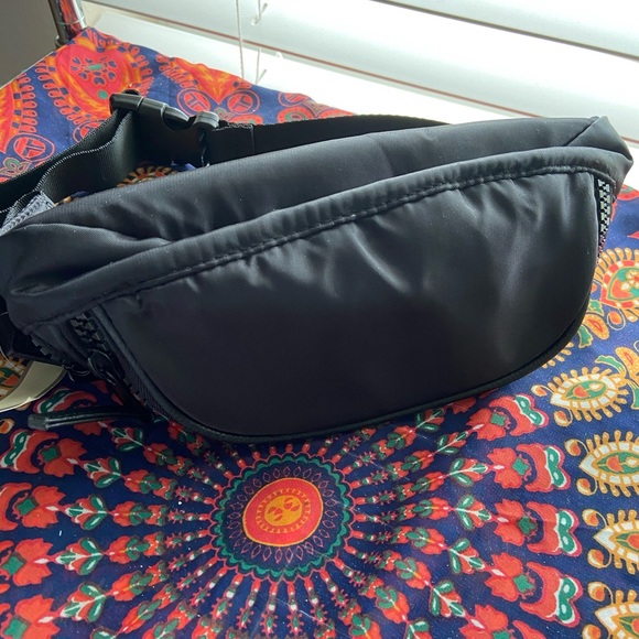 Basic Fanny Pack - Picture 2 of 2